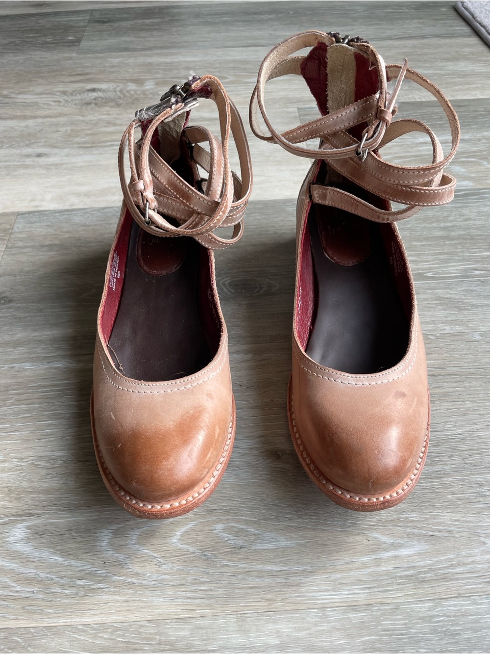 Freebird by Steven Martina Ankle-Strap Round-Toe Leather Shoes size 9